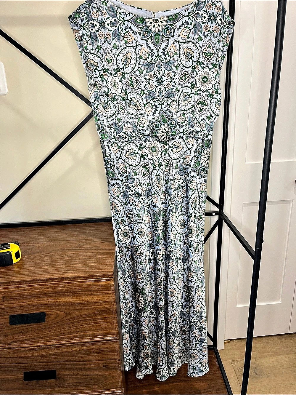 Ann Taylor Silk Paisley Maxi Dress in Blue & Green Size 8